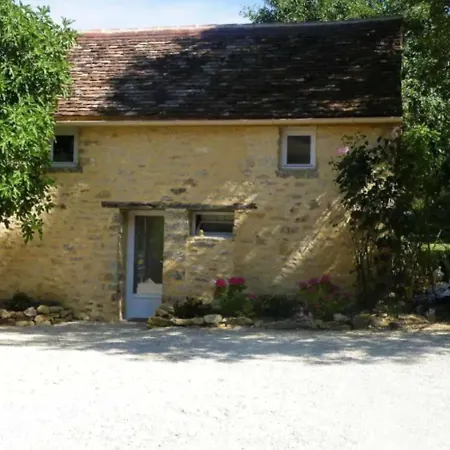 Holiday home Charmante Maison Avec Piscine Partagee A Le Buisson-de-Cadouin