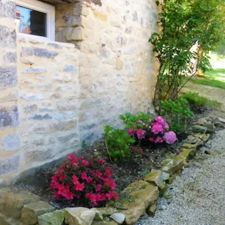 Charmante Maison Avec Piscine Partagee A Le Buisson-de-Cadouin