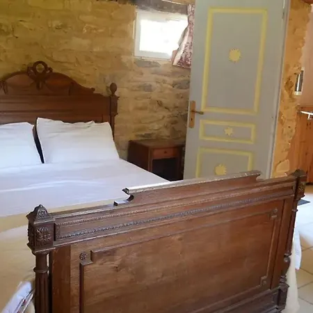 Charmante Maison Avec Piscine Partagee A * Le Buisson-de-Cadouin