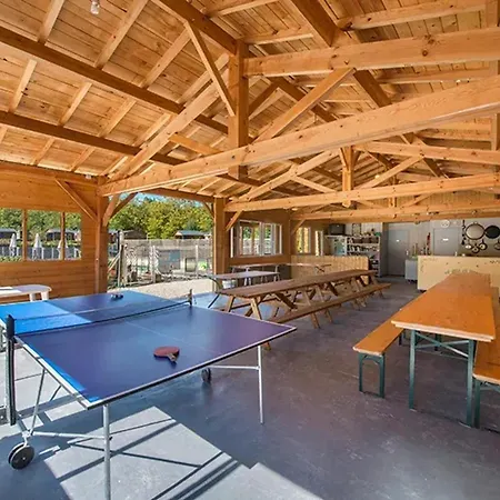 Holiday home Charmante Maison Avec Piscine Partagee A *